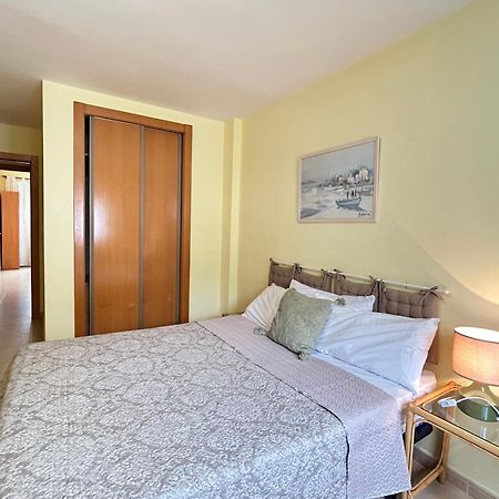 Sea Views Apartments Дения Экстерьер фото